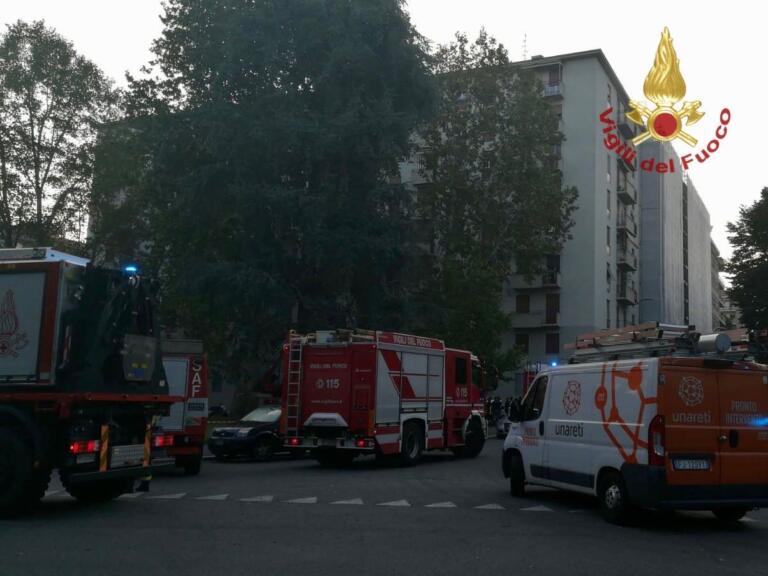 Esplosione in un appartamento, forte boato a Milano Sud
