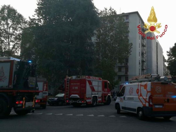 Esplosione in un appartamento, forte boato a Milano Sud