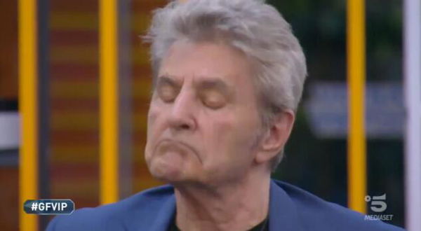 Alla fine Fausto Leali è stato squalificato dal GfVip