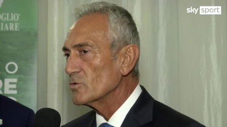 Il Presidente della Figc: «Suarez aveva cominciato a masticare l’italiano qualche anno fa. Chiellini ne sa qualcosa» article-post