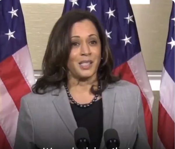 Kamala Harris contro la nomina di Coney Barrett: “Un’offesa al ricordi di Ruth Bader Ginsburg”
