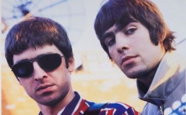La ‘guerra’ degli Oasis: Liam Gallagher dice che il fratello no-mask «è un imbecille»