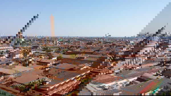 Bologna, festini con cocaina e prostitute minorenni: ai domiciliari leghista candidato con Borgonzoni