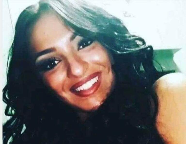 La morte di Maria Paola Gaglione, fermato il fratello. L’accusa: «Omicidio aggravato da omofobia, non accettava la sua relazione»