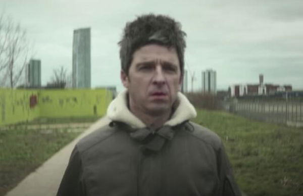 Noel Gallagher e l’uso della mascherina: «Non la indosso, se prendo il virus è un mio problema»