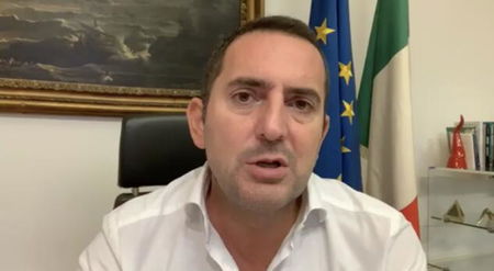 Spadafora annuncia: «Eventi sportivi all’aperto con mille spettatori» article-post