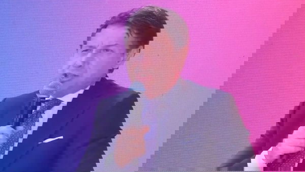 Giuseppe Conte: «Dialogo con tutti, anche con Meloni. Solo Salvini non mi richiama»