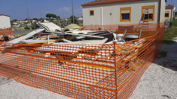 «Il Comune di Roma obbliga me e mia figlia disabile al 100% (e italiana) a vivere sotto i ponti» | VIDEO