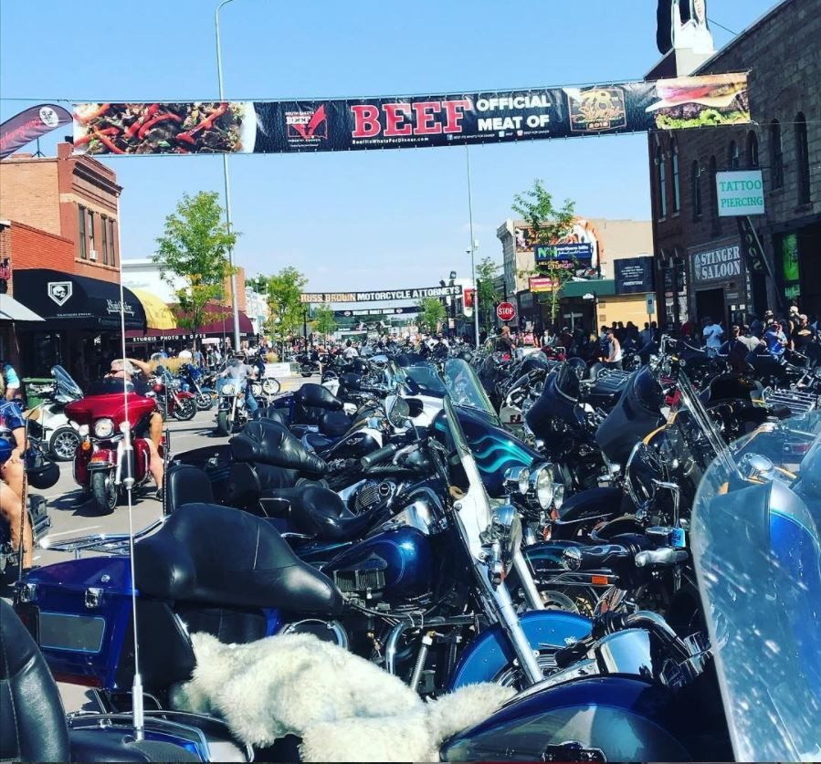 Un morto e 260 contagiati, sale il bilancio del Covid al raduno di Sturgis article-post