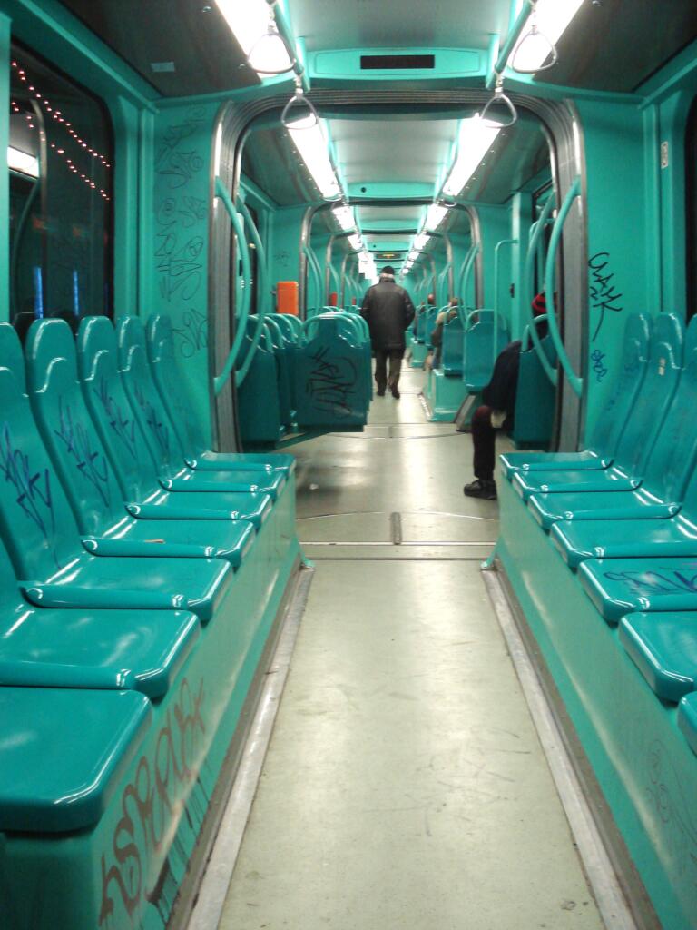 Migranti sui bus solo a orari stabiliti: così la Lega evoca l’Alabama degli anni ’50