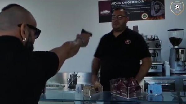 Polemiche per il video di presentazione di Thiago Cionek alla Reggina che si conclude con un omicidio