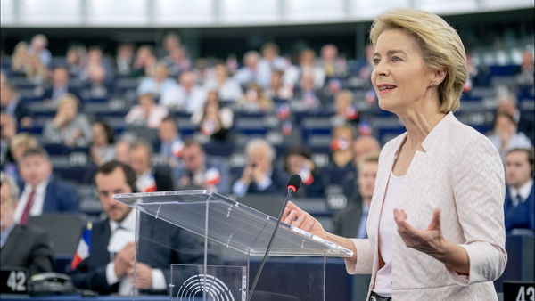Per la Von der Leyen serve un salario minimo in tutti i Paesi UE