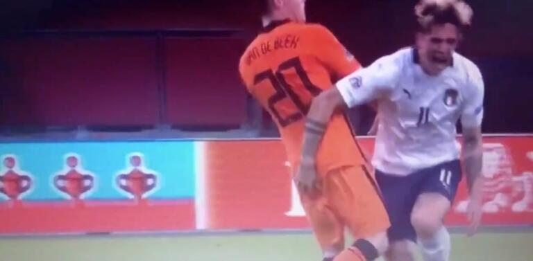 Zaniolo costretto a uscire, botta al ginocchio: paura per il calciatore della Roma