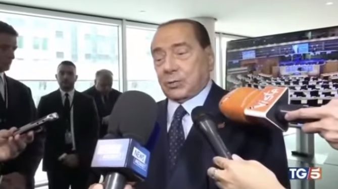 Berlusconi, da «asintomatico» a «ricoverarlo anche solo dieci ore dopo sarebbe stato tardi» article-post