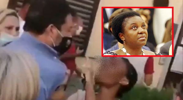 L’altra bufala sulla donna che ha strappato la camicia a Salvini: «Era collaboratrice della Kyenge»