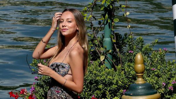 Ester Expósito di «Elite» e le altre star che hanno rubato la scena al Festival di Venezia