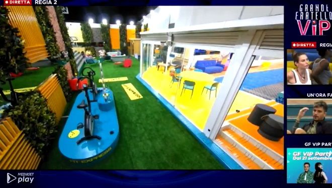 Fausto Leali al Gf Vip elogia Mussolini: «Hitler era suo fan» | VIDEO