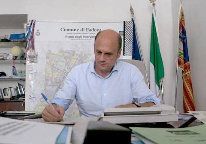 Quanti potenziali elettori può aver incontrato un candidato alle regionali positivo al coronavirus?
