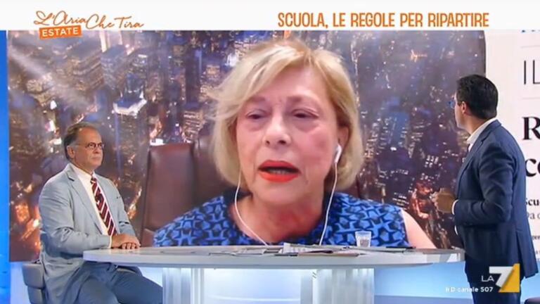 Puglia, la virologa candidata con il centro destra che si dice a favore dei banchi con il plexiglass | VIDEO