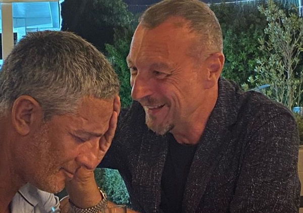 Quindi, secondo Amadeus, per 2000 posti all’Ariston, 10 milioni di italiani dovranno rinunciare a Sanremo?