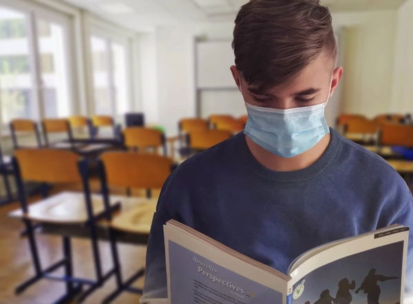 Covid, il Cts autorizza test rapidi a scuola: risultato in 20 minuti