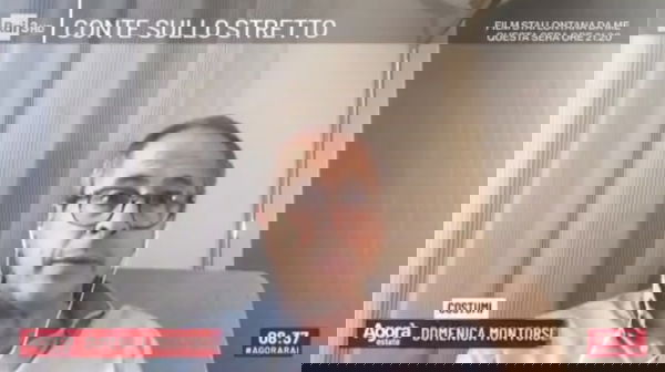 Crisanti sconsiglia il canto a scuola: «Una persona può infettarne 50»