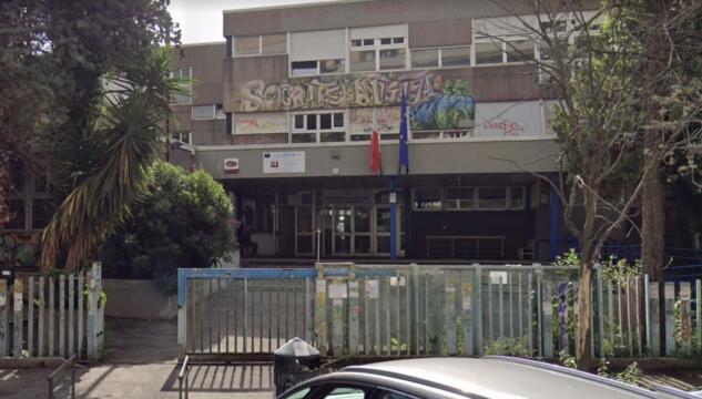Studentesse in minigonna