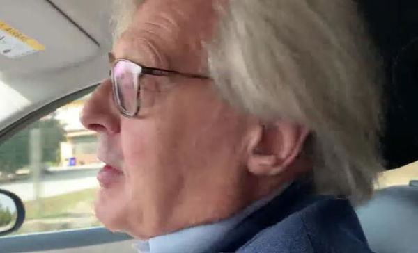 Sgarbi attacca il Centrodestra: «Giletti, Bertolaso. Potevano chiamare Checco Zalone»