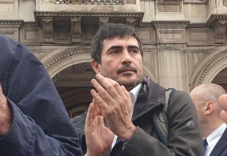 Fratoianni sull’olio al CBD: «Il ministro Speranza metta mano a una scelta irragionevole» Fratoianni sull’olio al CBD: «Il ministro Speranza metta mano a una scelta irragionevole»