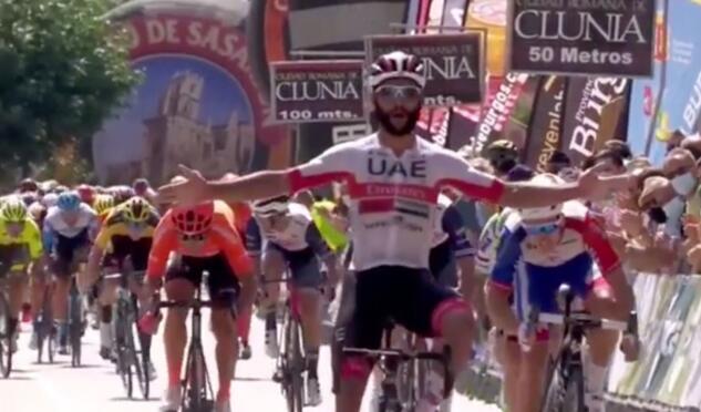 Il caso Gaviria: il ciclista, già contagiato a marzo, è nuovamente positivo article-post