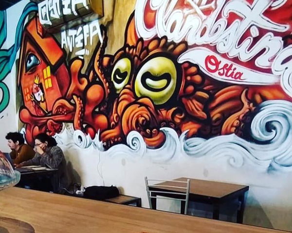 Ostia, gestore 31enne di un pub positivo al Covid ricoverato in intensiva con «carica virale altissima»