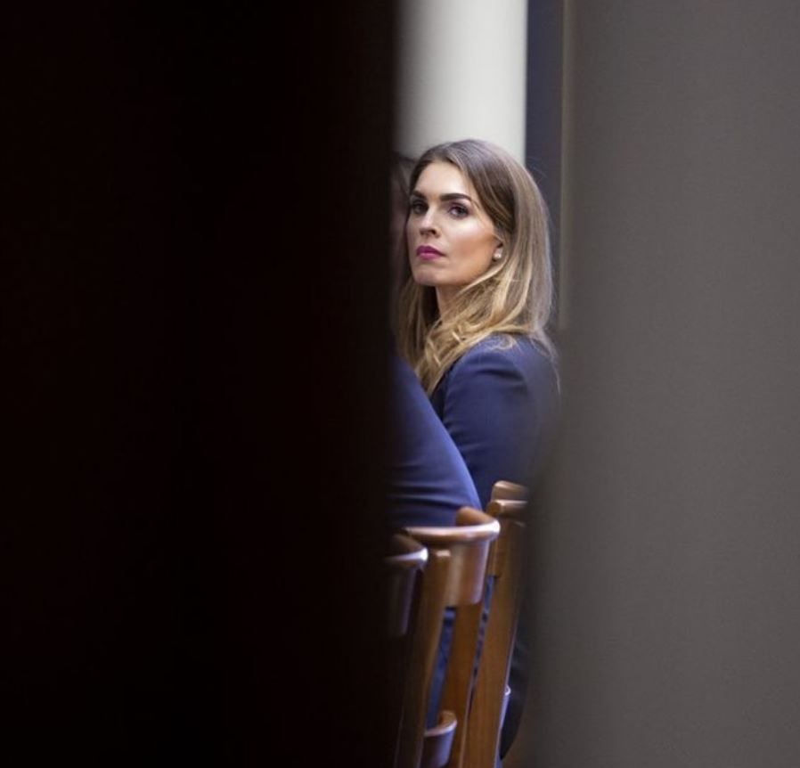 Positiva al Covid Hope Hicks, uno dei consiglieri più vicini a Trump article-post