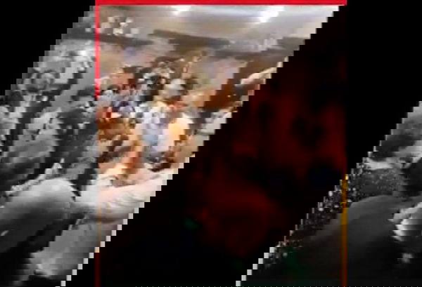 Santelli balla alla festa elettorale, il M5S: «Non rispetta le sue ordinanze»