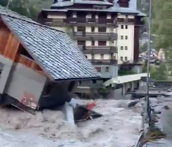 Limone Piemonte devastata dal maltempo: 11 dispersi in regione