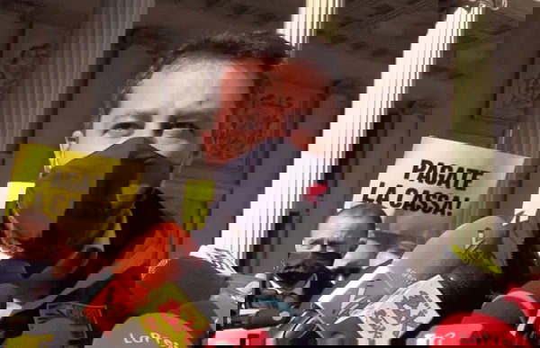 Salvini insiste su Nizza: «Hanno lasciato libero l’attentatore di Nizza e poi mandano a processo me?»