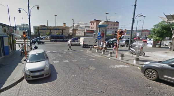 Sparatoria a Napoli: muore un 17enne dopo un conflitto a fuoco con la Polizia