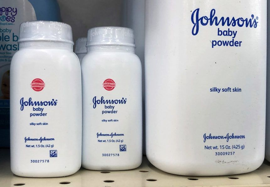 Il talco causava il cancro: la Johnson & Johnson paga 100 milioni di dollari article-post