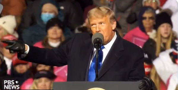 Comizio di Trump in Florida, 17 all’ospedale per il caldo