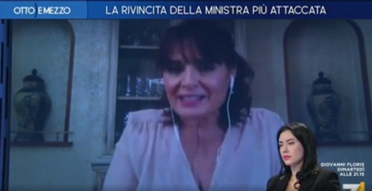 La Azzolina a Otto e mezzo non ha ben chiara la differenza di utilizzo tra test sierologici e test rapidi article-post