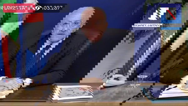 Lockdown in Campania, De Luca decide: «Siamo a un passo dalla tragedia»