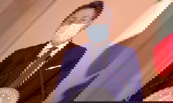 Conferenza Conte, il governo dà mandato ai sindaci di disporre il coprifuoco