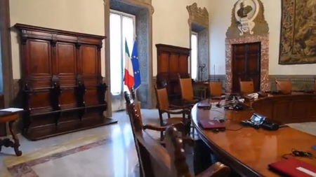 Nuovo Dpcm, la trattativa è andata avanti fino alle 4.20 tra contrasti e la preoccupazione di Conte article-post