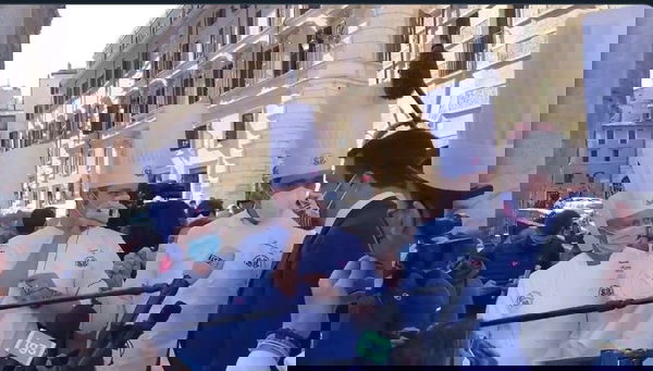 I cori contro Salvini da parte dei ristoratori che manifestavano a Roma