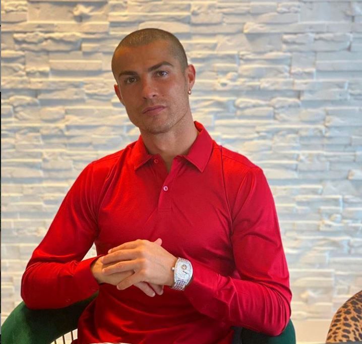 Cristiano Ronaldo ancora positivo, salta il confronto con il Barça di Messi article-post