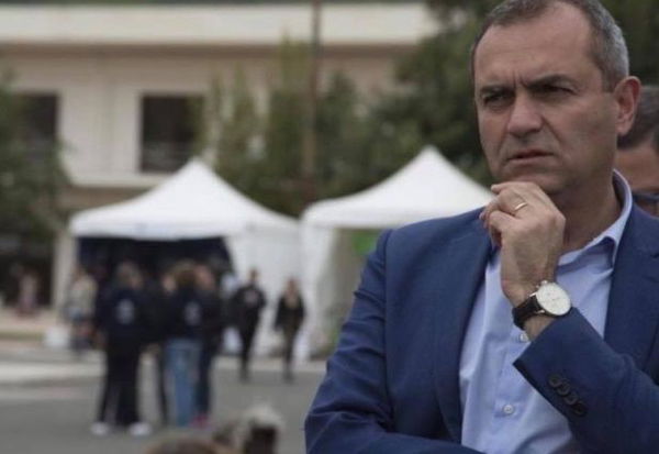 De Magistris accusa De Luca per le sue «decisioni anti democratiche»