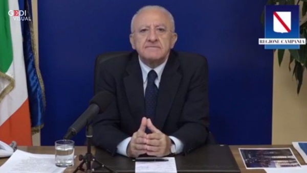 De Luca e la Campania anticipano il Dpcm: giù le saracinesche di ristoranti e bar alle 23