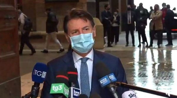 Conte rassicura il paese: «A ragion veduta escluderei il lockdown generalizzato»
