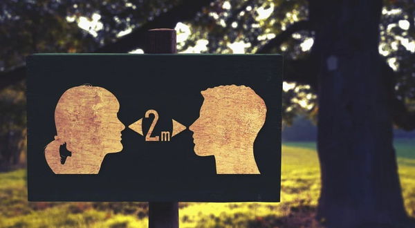 Quel «lavoriamo per evitare il lockdown» di Speranza significa indossiamo le mascherine