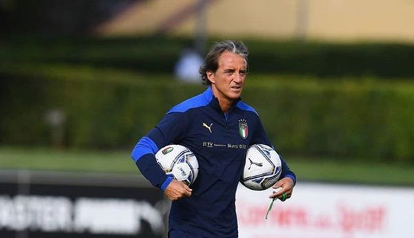 Per Speranza al calcio viene data troppa importanza, Mancini ribatte: «Lo sport è un diritto come la scuola»