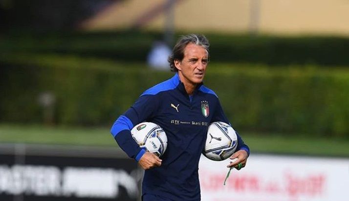 Per Speranza al calcio viene data troppa importanza, Mancini ribatte: «Lo sport è un diritto come la scuola» article-post